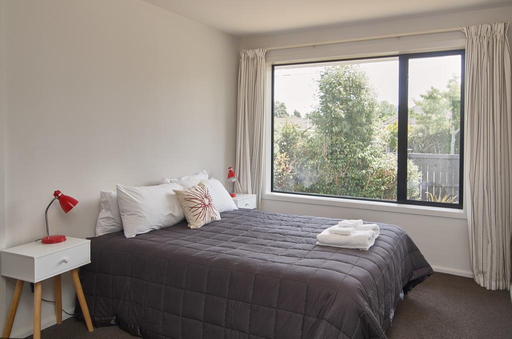 Brookside Villa - Christchurch Holiday Homes 외부 사진